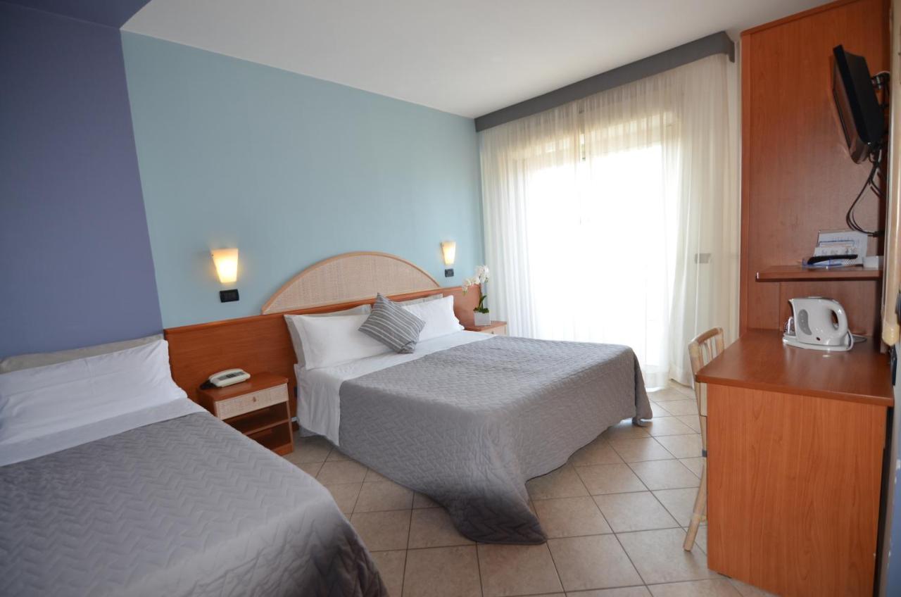 Hotel Londra Milano Marittima Esterno foto
