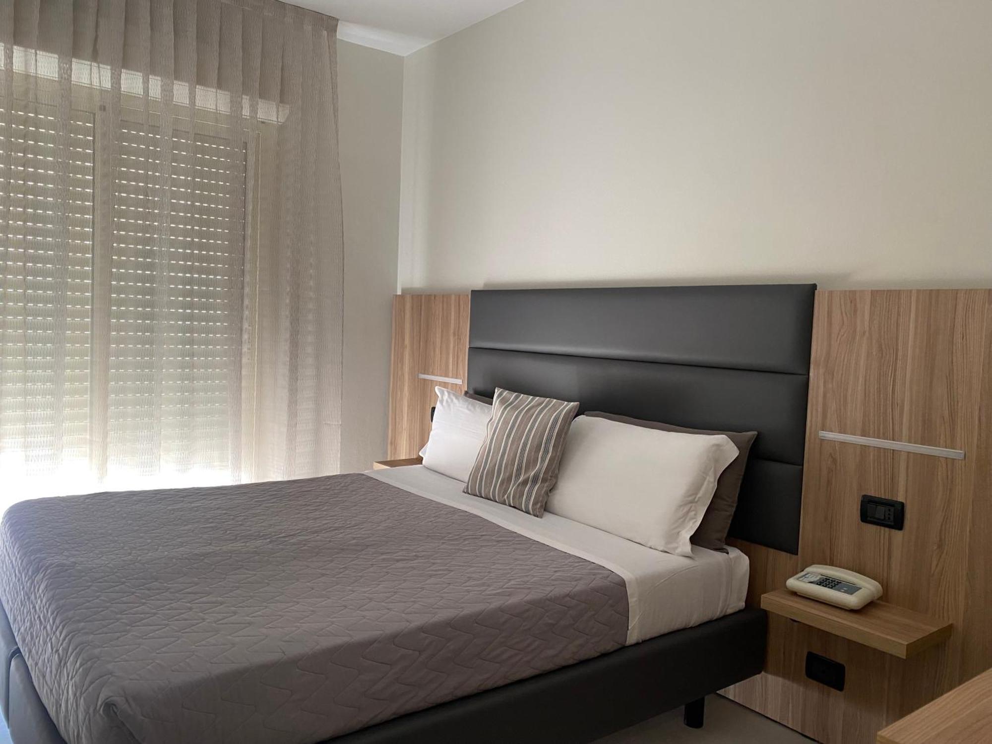 Hotel Londra Milano Marittima Esterno foto