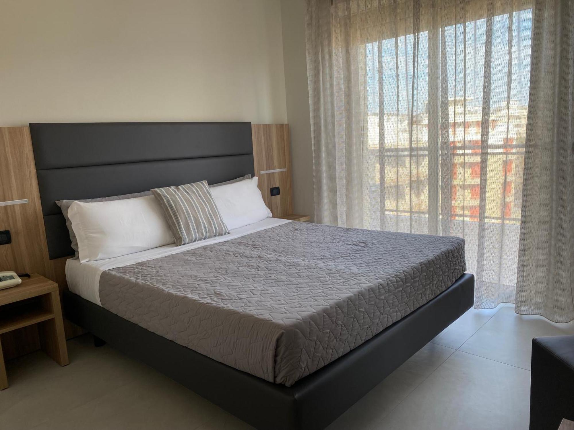 Hotel Londra Milano Marittima Esterno foto