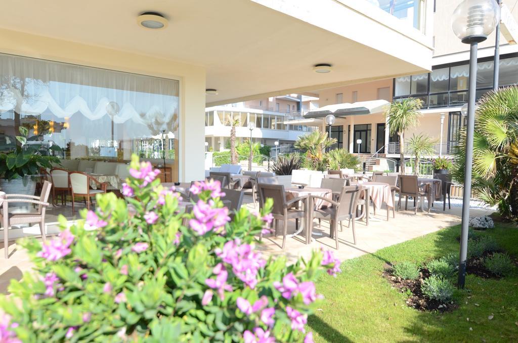 Hotel Londra Milano Marittima Esterno foto