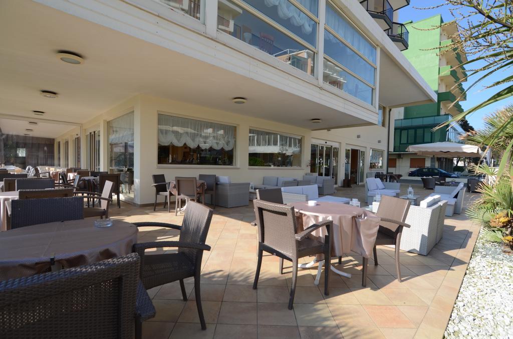 Hotel Londra Milano Marittima Esterno foto