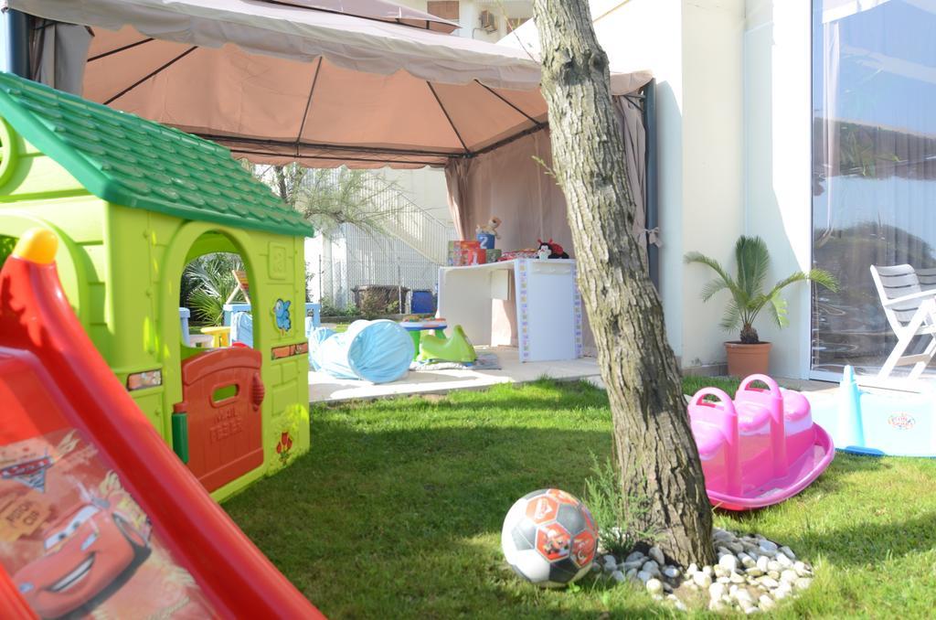 Hotel Londra Milano Marittima Esterno foto