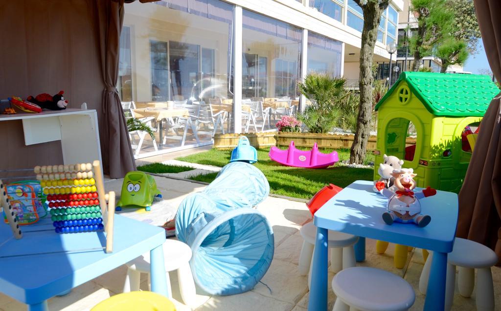 Hotel Londra Milano Marittima Esterno foto