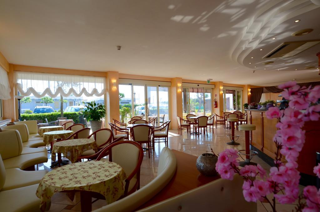 Hotel Londra Milano Marittima Esterno foto