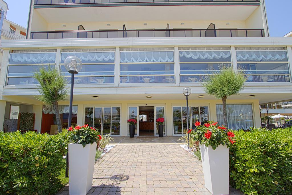 Hotel Londra Milano Marittima Esterno foto