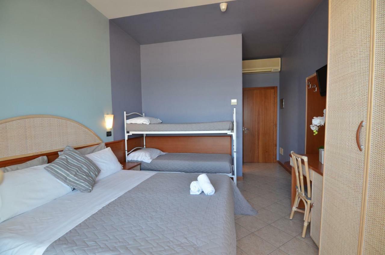 Hotel Londra Milano Marittima Esterno foto