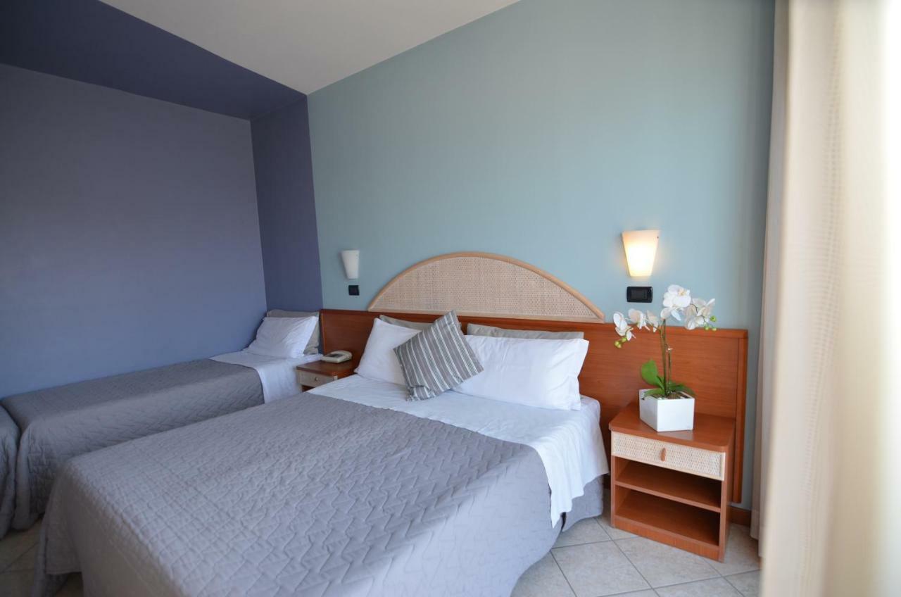 Hotel Londra Milano Marittima Esterno foto