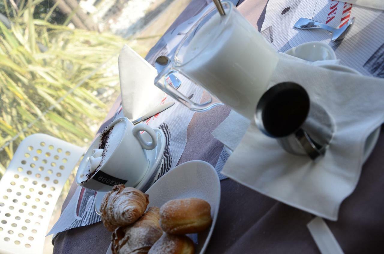 Hotel Londra Milano Marittima Esterno foto